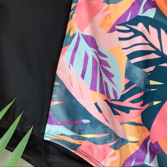 TORRID zippered tropical one piece rashguard swimsuit, 6X. - Picture 6 of 9
